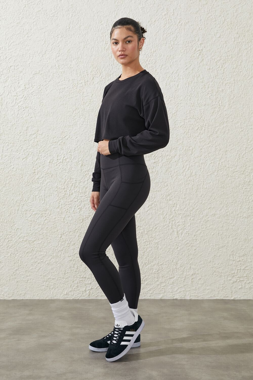 

Ультрамягкие плотные брюки полной длины с карманами Cotton On Body