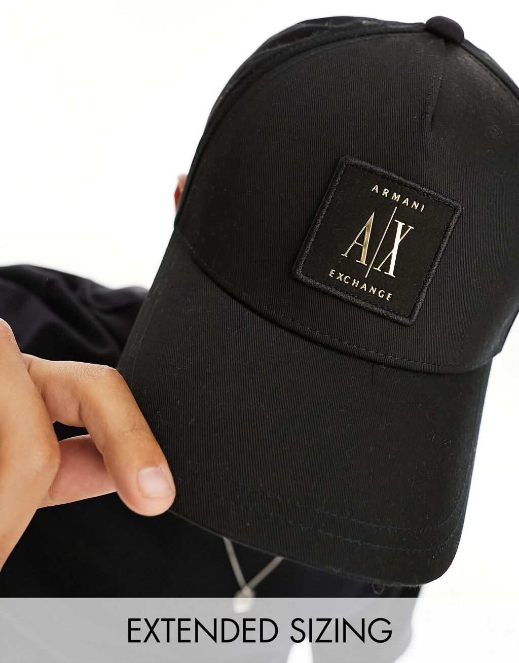 

Черная бейсболка с логотипом Armani Exchange