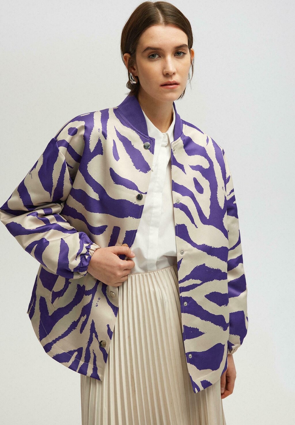 

Куртка-бомбер PATTERNED Touché Privé, цвет purple