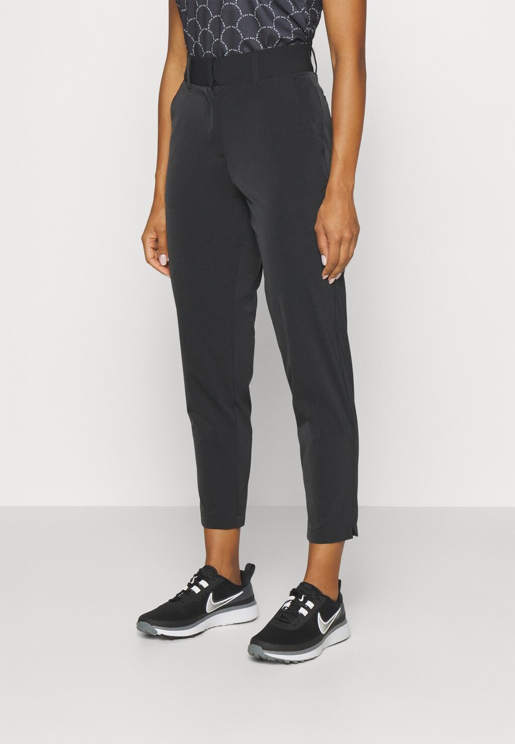

Брюки Nike DRYFIT TOUR PANT, цвет black/white