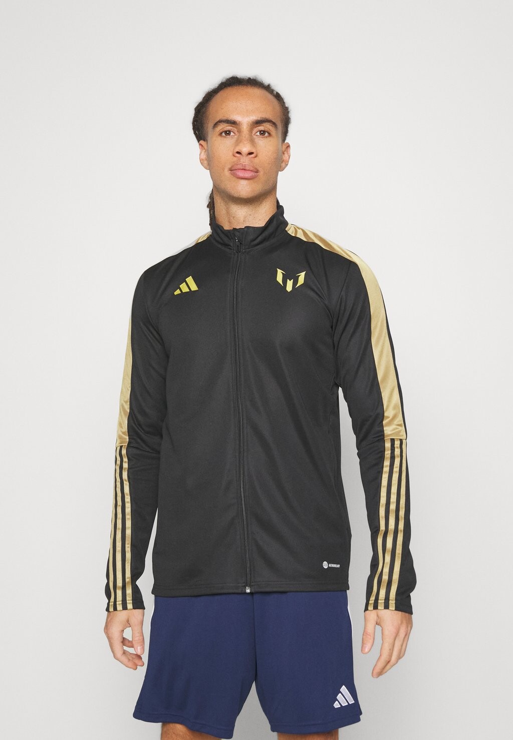 

Спортивная куртка Adidas