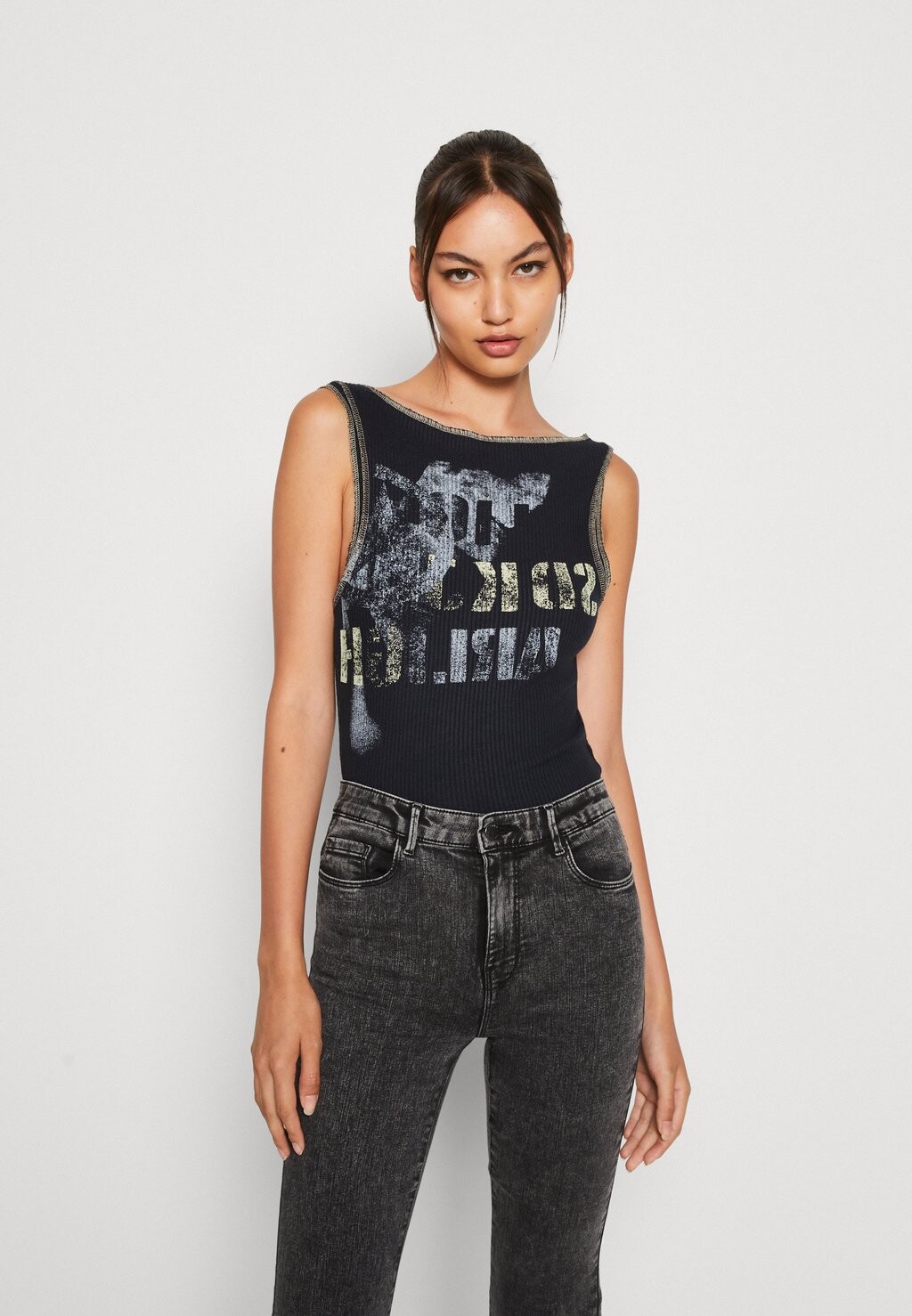 

Топ BDG Urban Outfitters