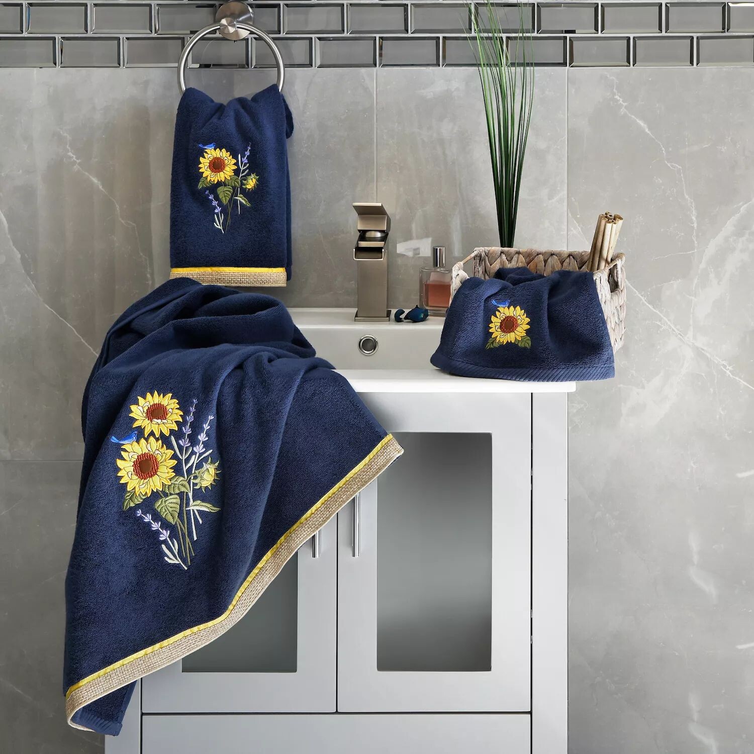 

Linum Home Textiles Турецкий хлопок Girasol Набор из 2 украшенных банных полотенец