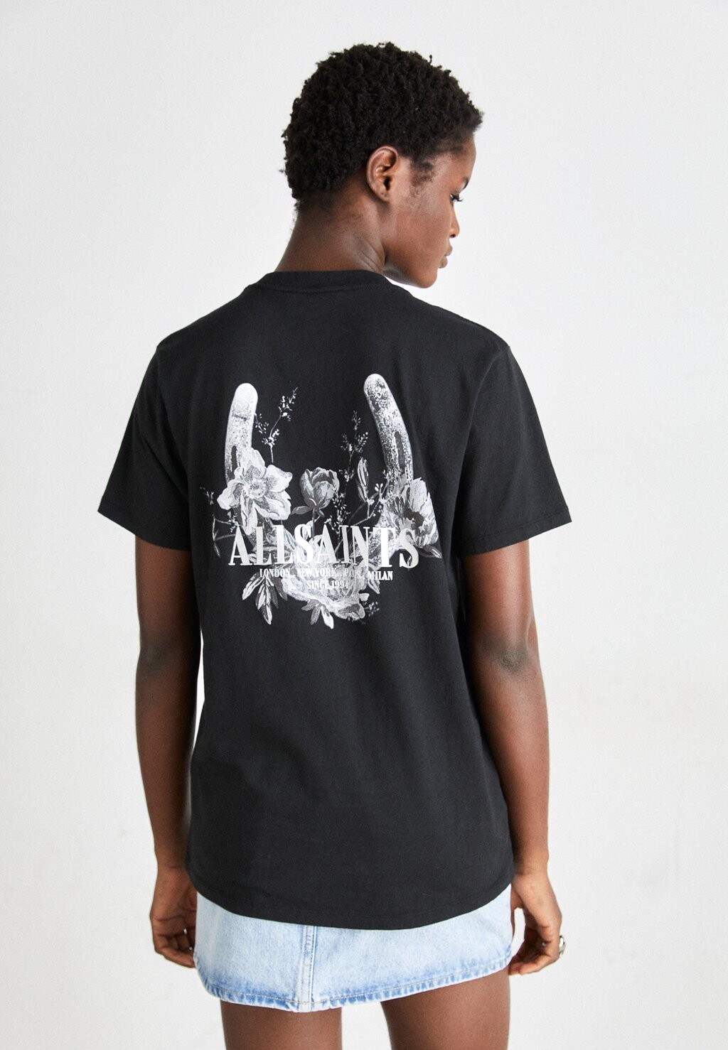 

Футболка с принтом AllSaints, черный
