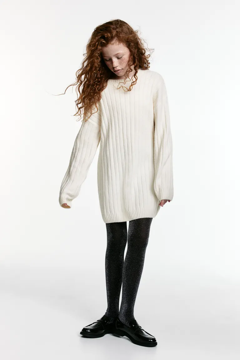 

Объемное трикотажное платье H&M, бежевый