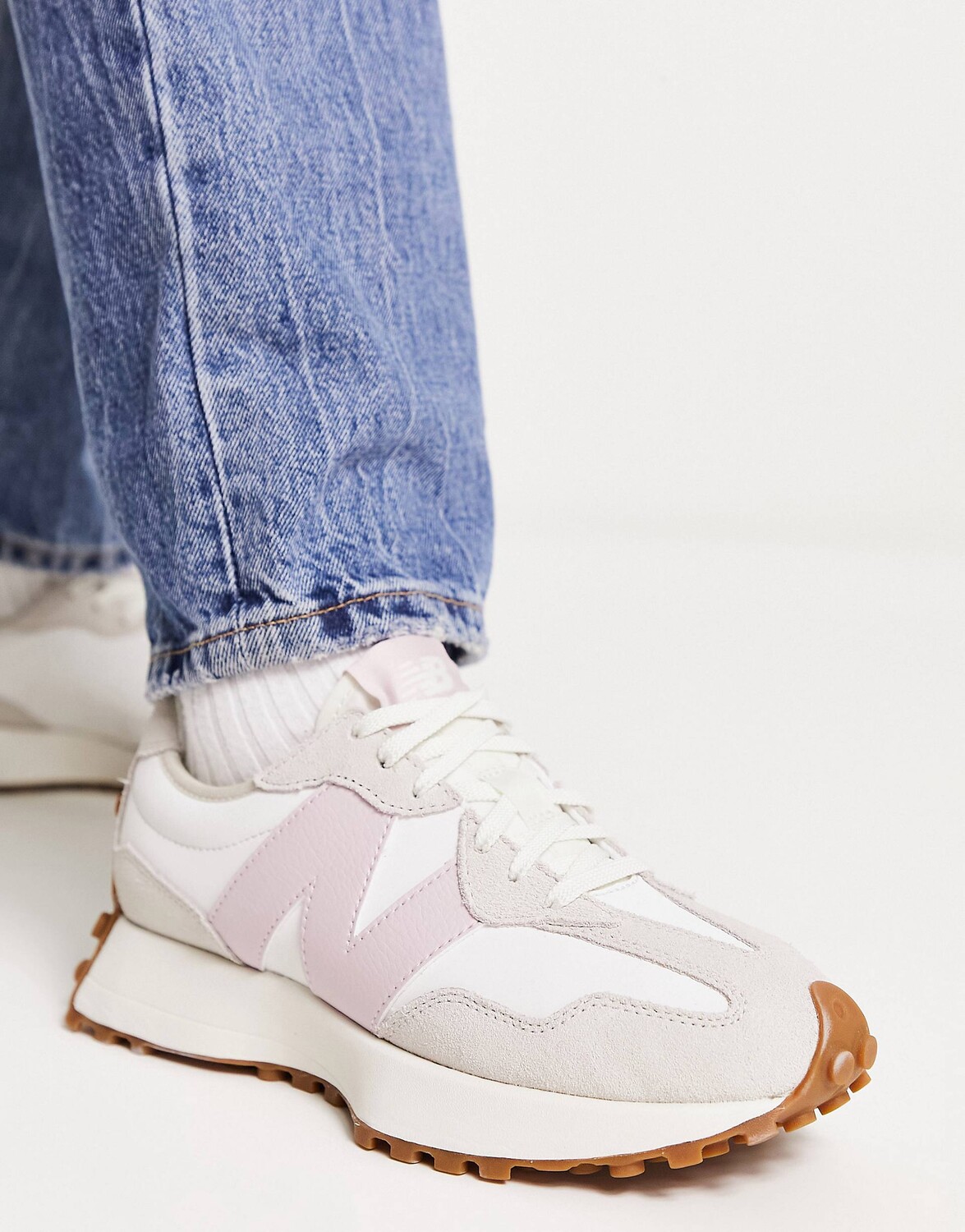 

Бело-розовые кроссовки New Balance 327, Розовый