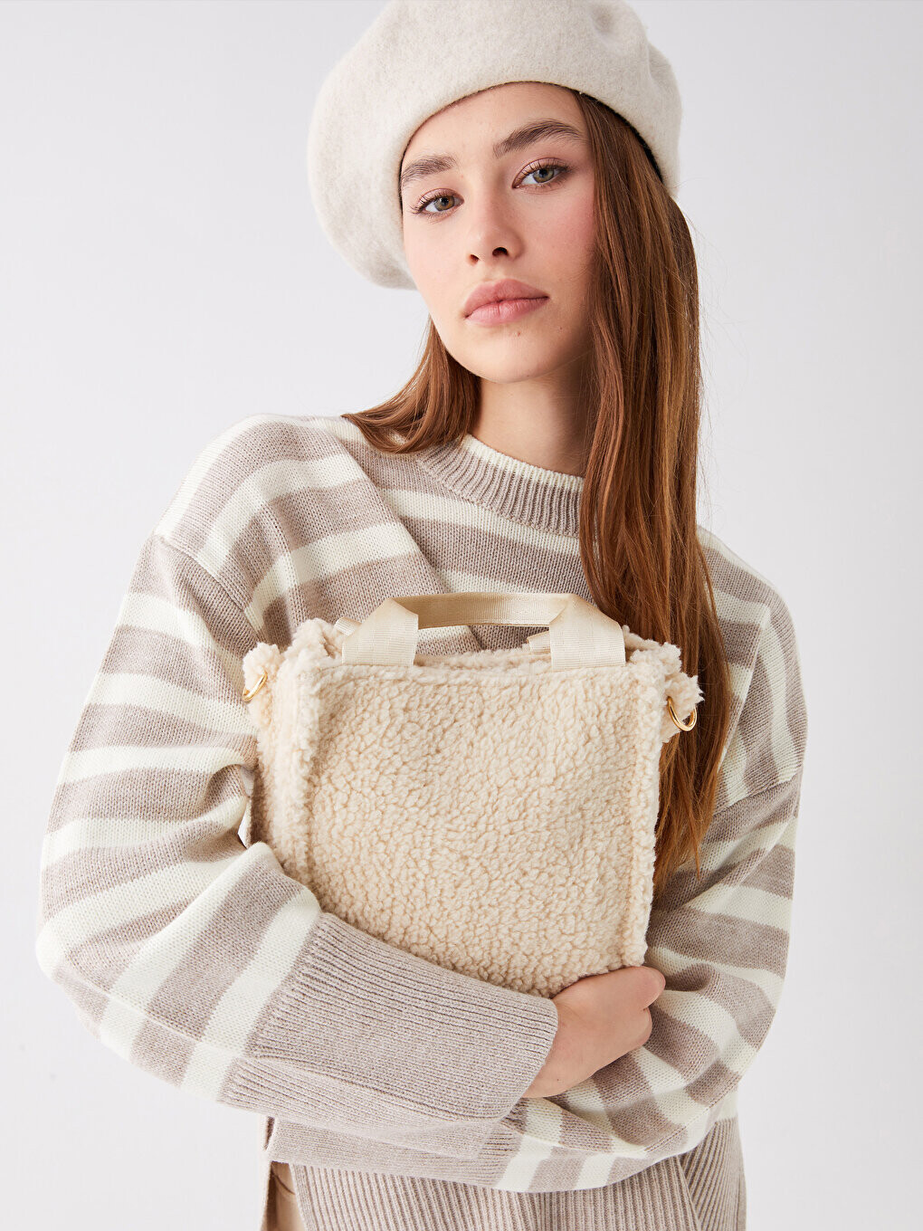 

Плюшевая женская сумка через плечо LCW ACCESSORIES