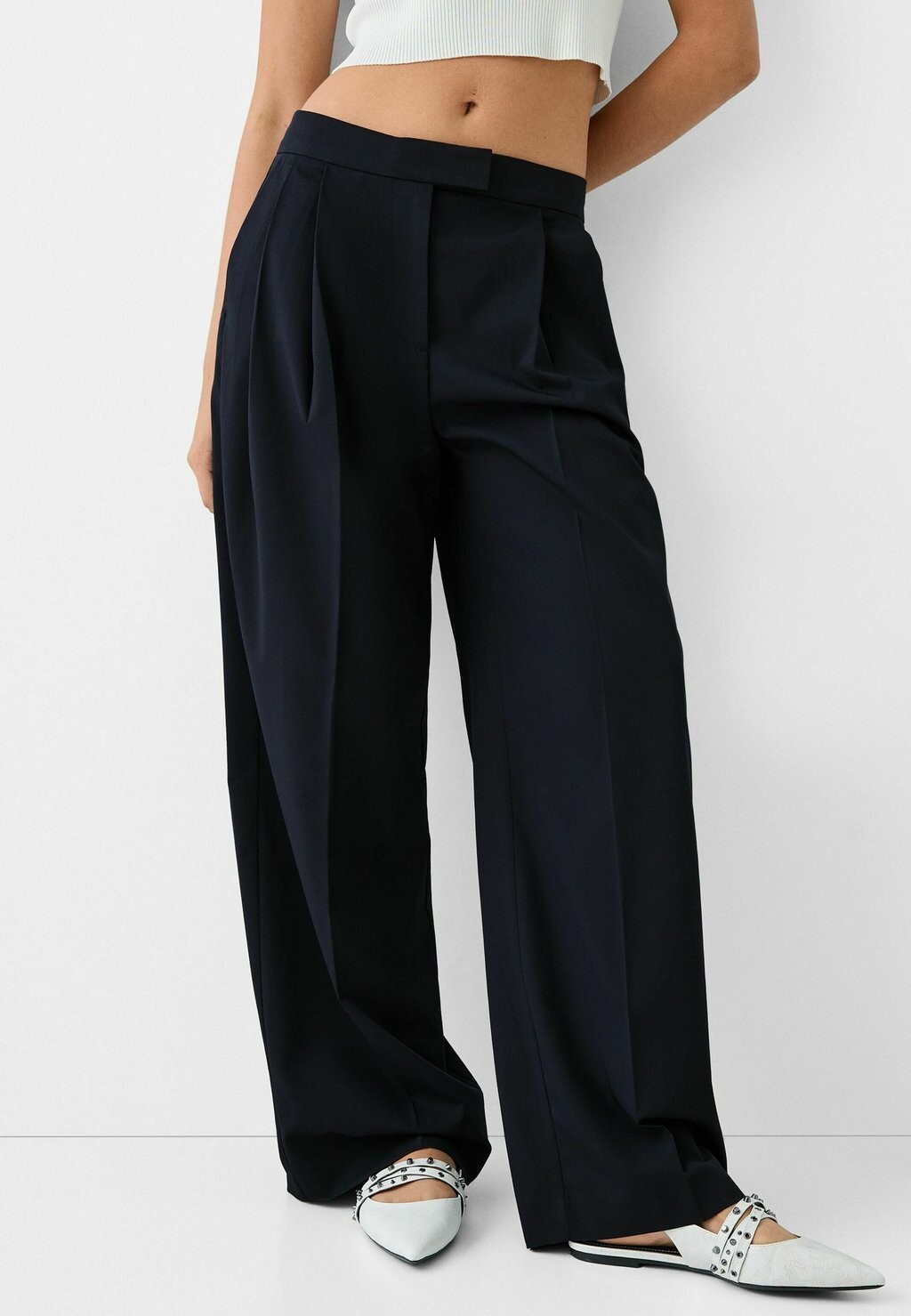 

Брюки RELAXED FIT DOUBLE DART Bershka, цвет royal blue