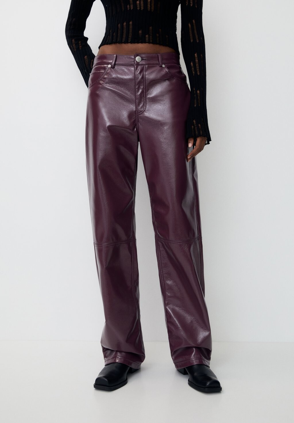 

Брюки Straight Fit PULL&BEAR, цвет dark red