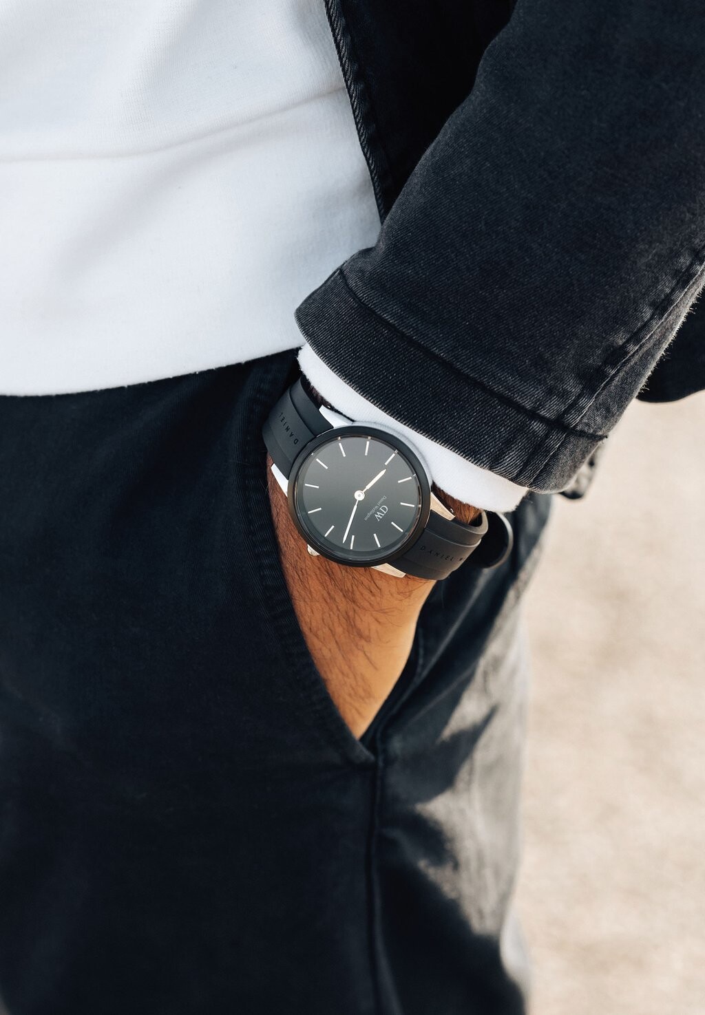 

Часы Iconic Motion Daniel Wellington, черный