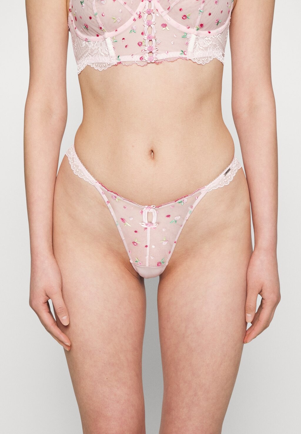 

Стринги Boux Avenue