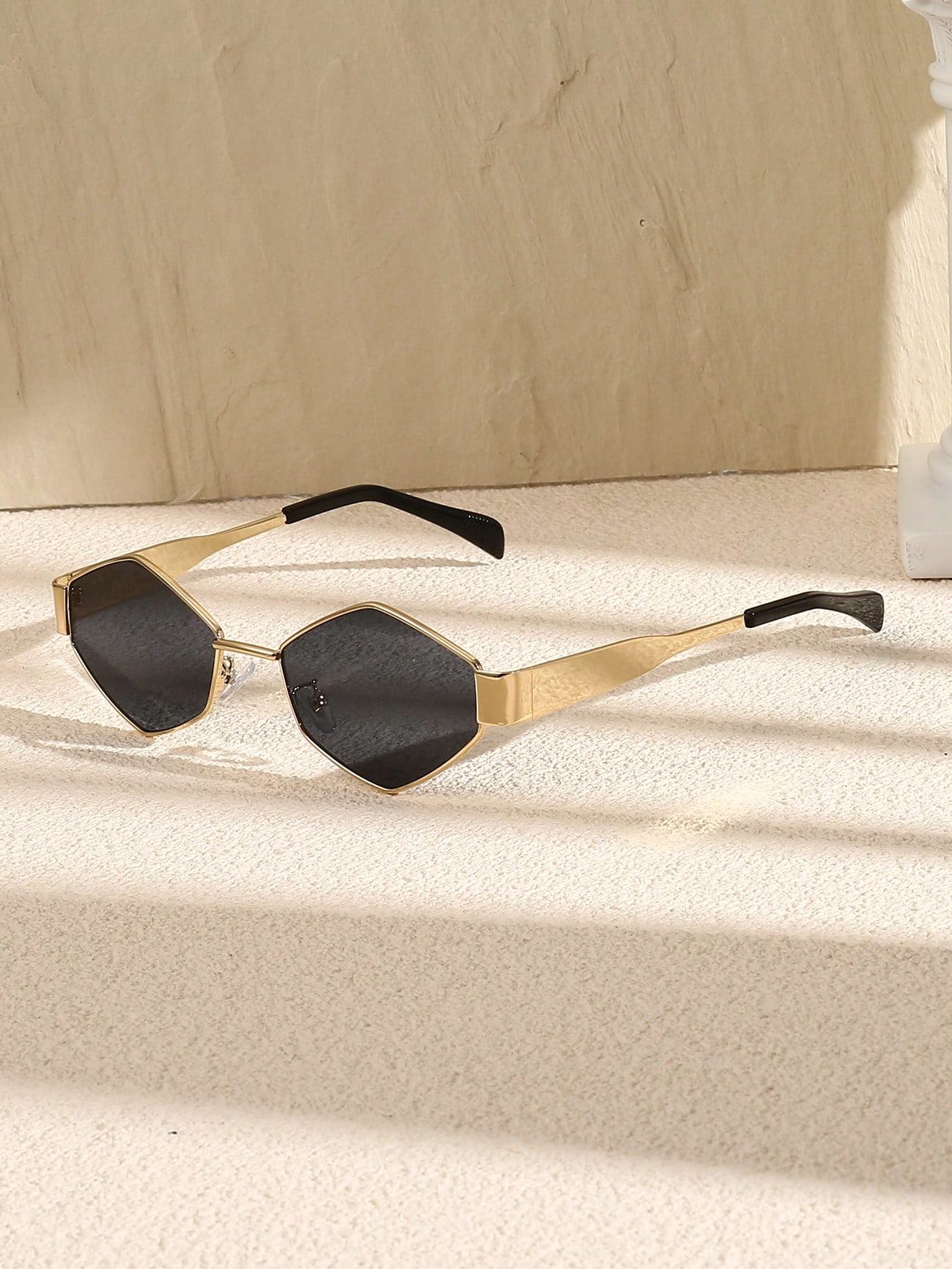 1 шт. женские солнцезащитные очки в уличном стиле в стиле ретро 70-х годов в маленькой оправе геометрической формы