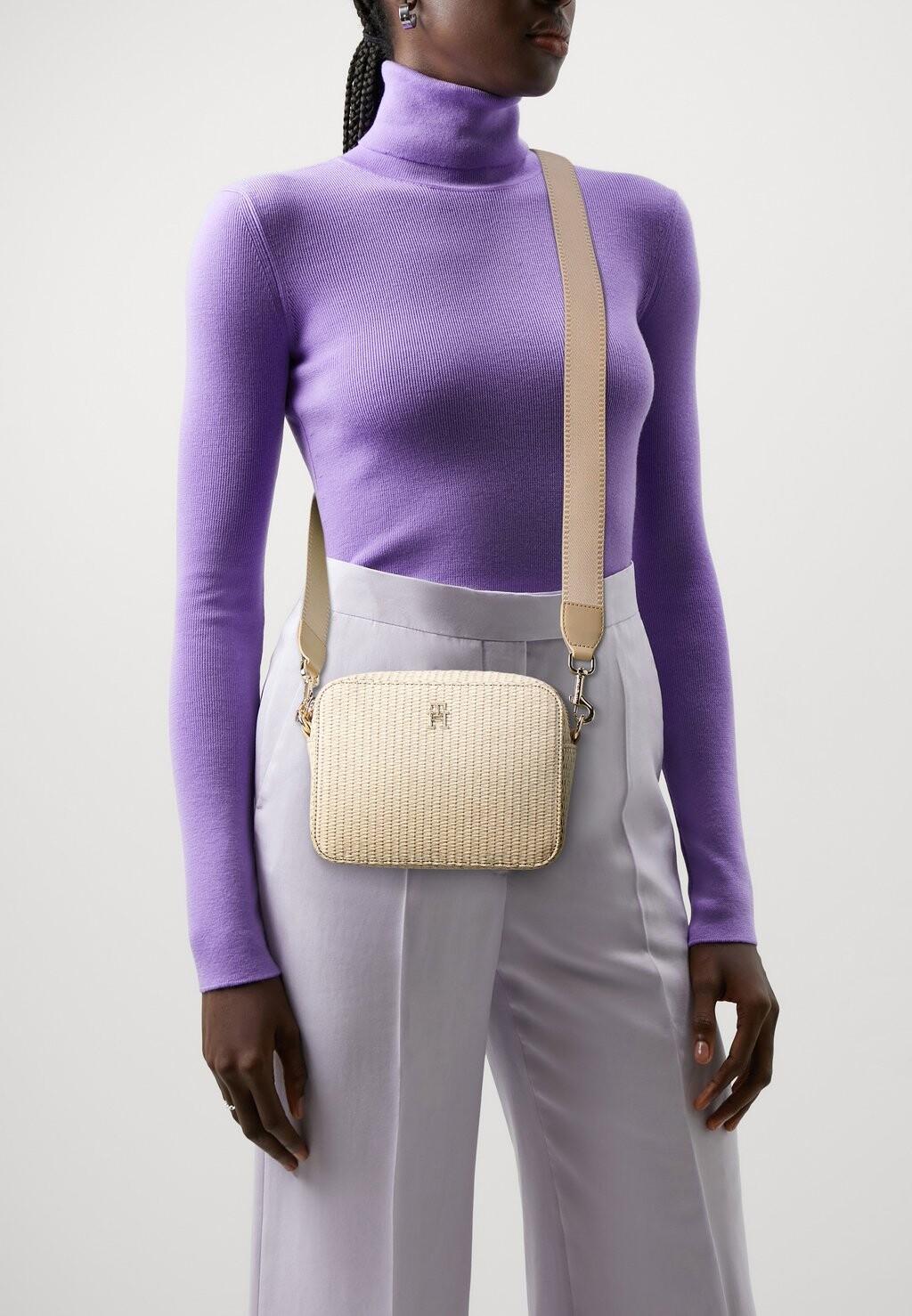 

Сумка через плечо CITY MONO CROSSOVER Tommy Hilfiger, цвет natural raffia