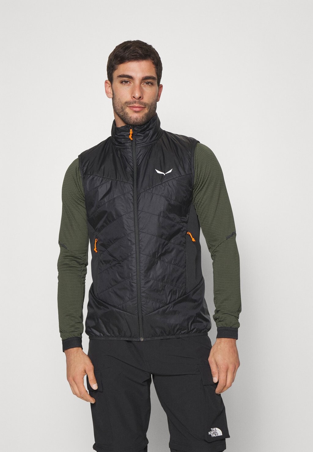 

Жилет Salewa ORTLES HYB TWR, цвет black out