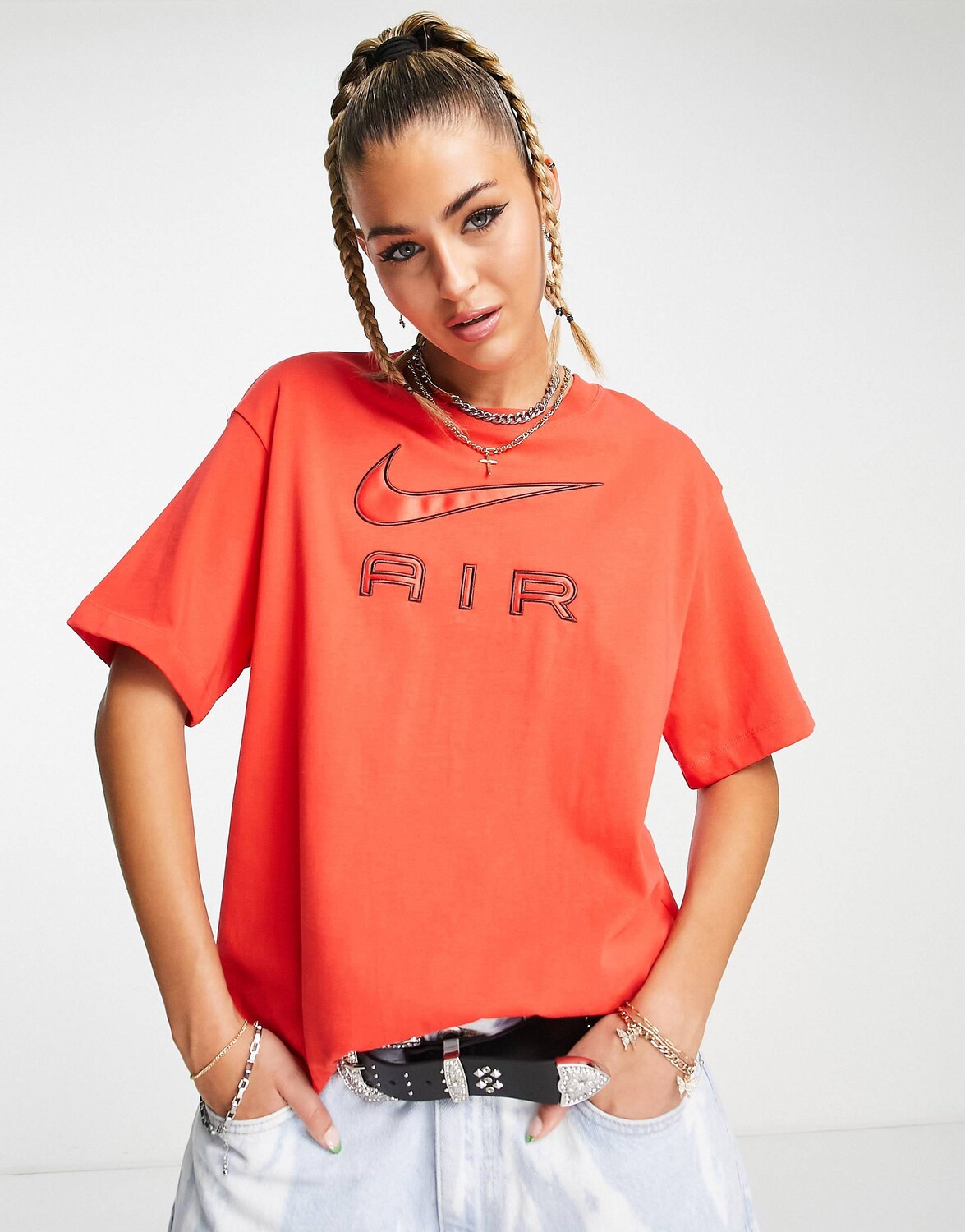 

Малиново-красная футболка бойфренда свободного размера с логотипом Nike Air