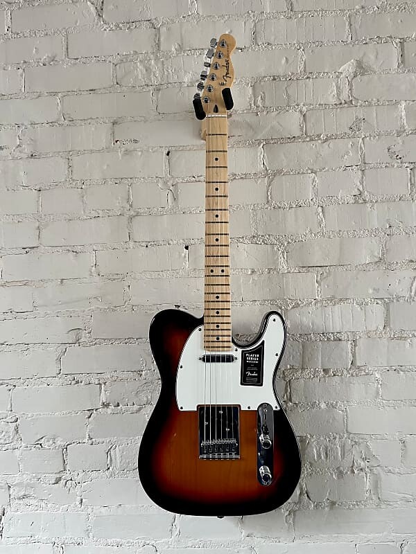 

Fender Player Telecaster с кленовой накладкой грифа 2018 — настоящее время — 3 цвета Sunburst Player Telecaster with Maple Fretboard