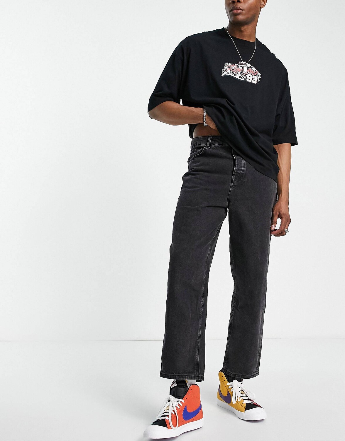 

Черные джинсы свободного кроя ASOS DESIGN