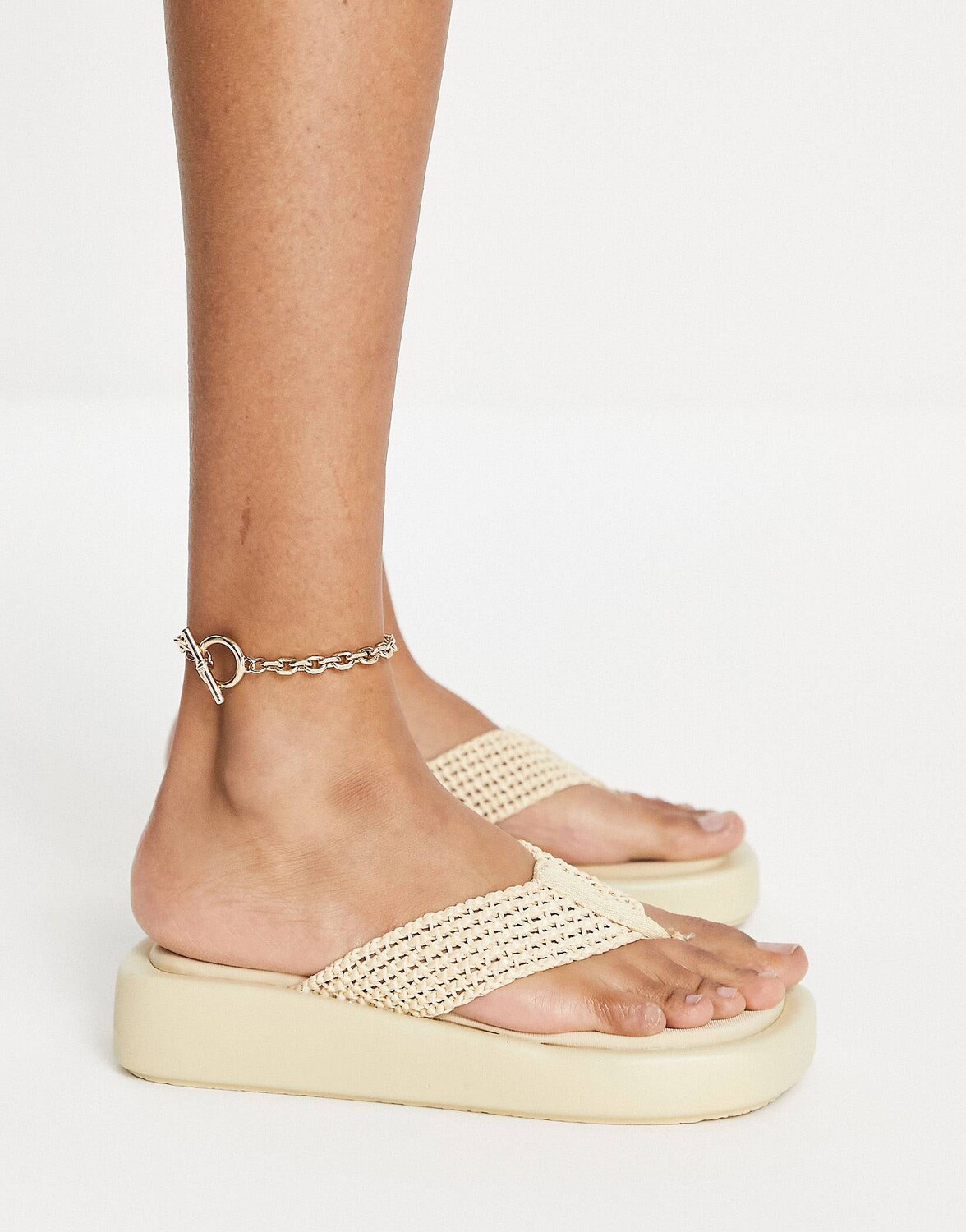 

Натуральные сандалии с массивным плетеным носком ASOS DESIGN Fonda