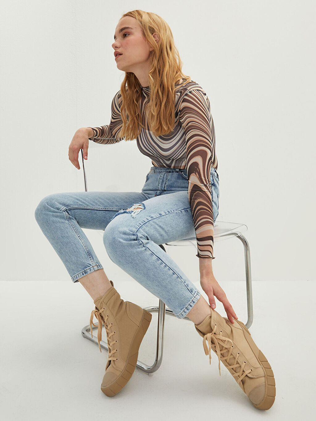 

Рваные женские джинсы Mom Fit с высокой талией и деталями LCW Jeans