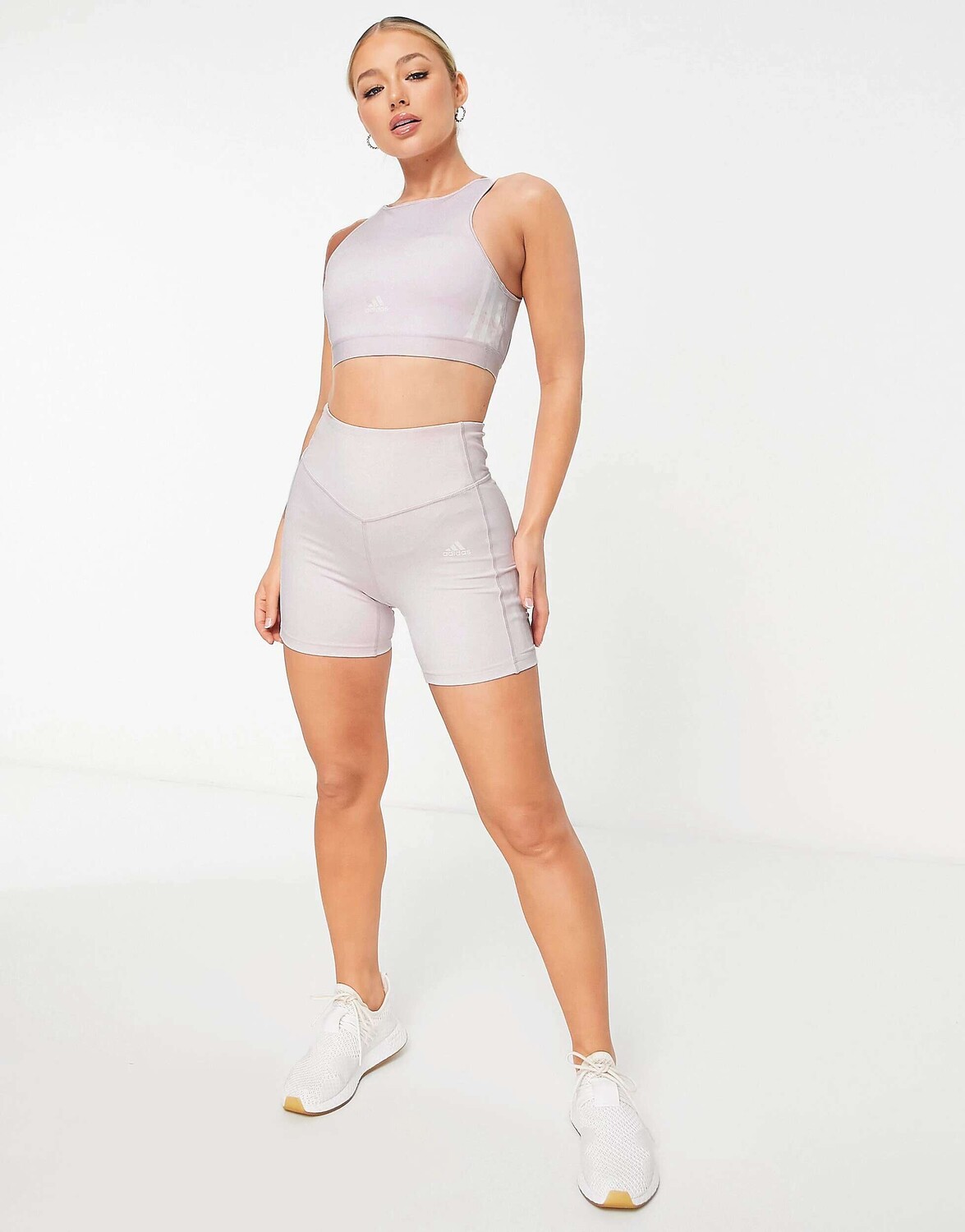 

Розовые короткие леггинсы с 3 полосками adidas Training Hyperglam adidas performance