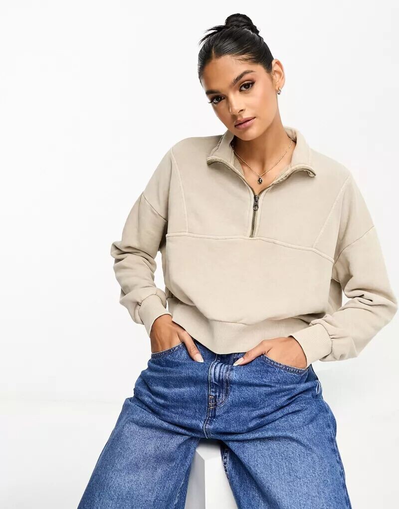 

Коричневая куртка с капюшоном Stradivarius