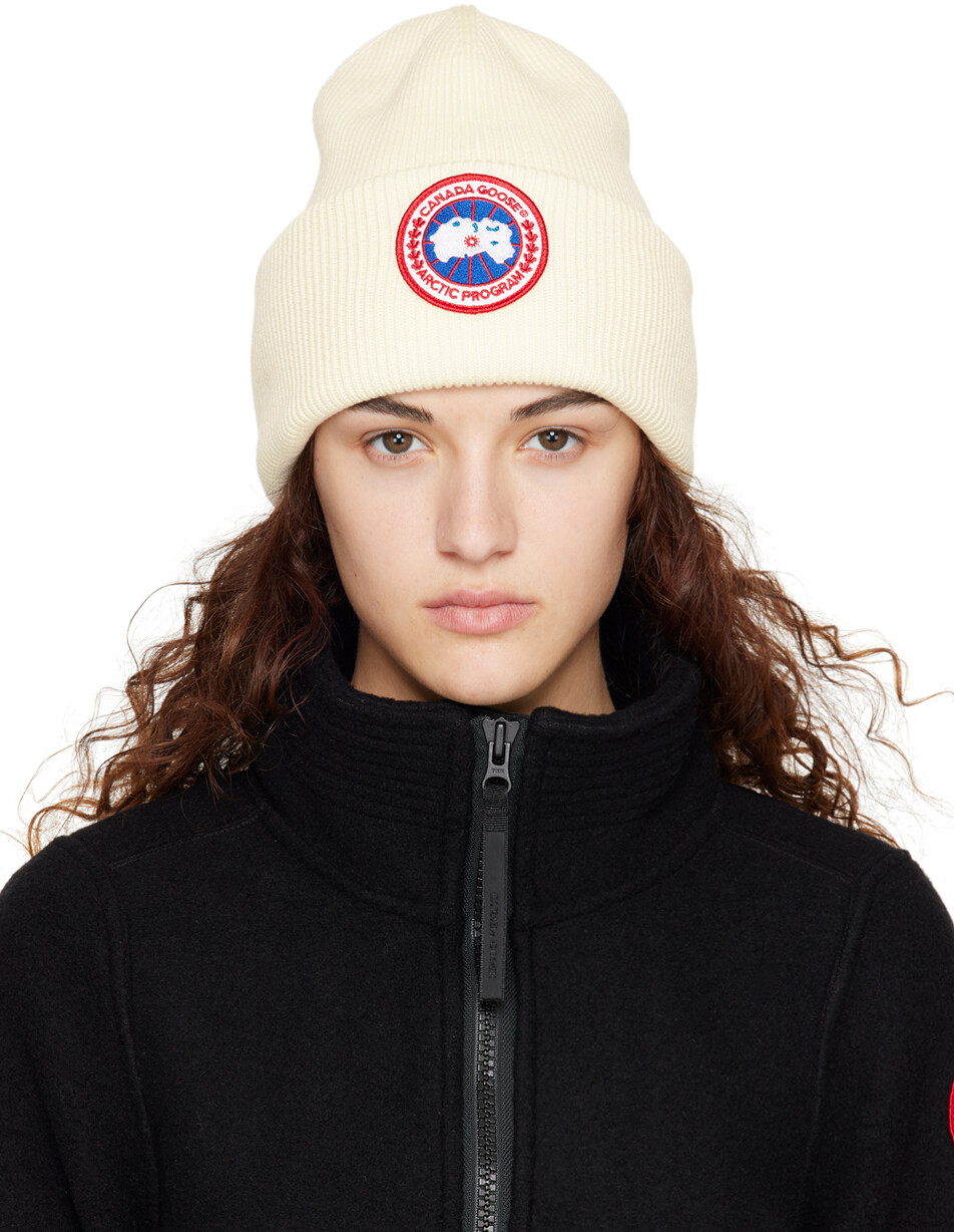 

Шапка-бини Arctic Disc Off-White Canada Goose