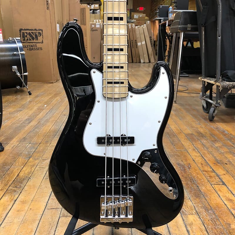 

Fender Geddy Lee Jazz Bass Black с мягкой сумкой для концерта