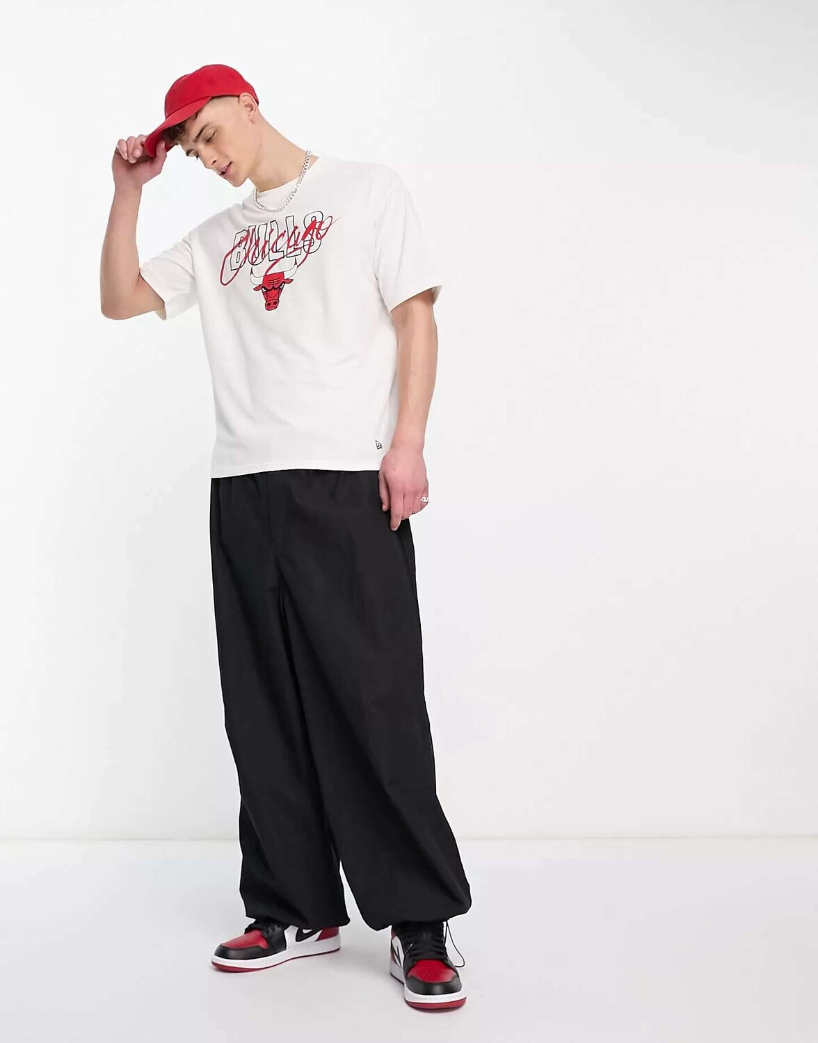 

Белая сетчатая футболка с надписью New Era Chicago Bulls, Белый