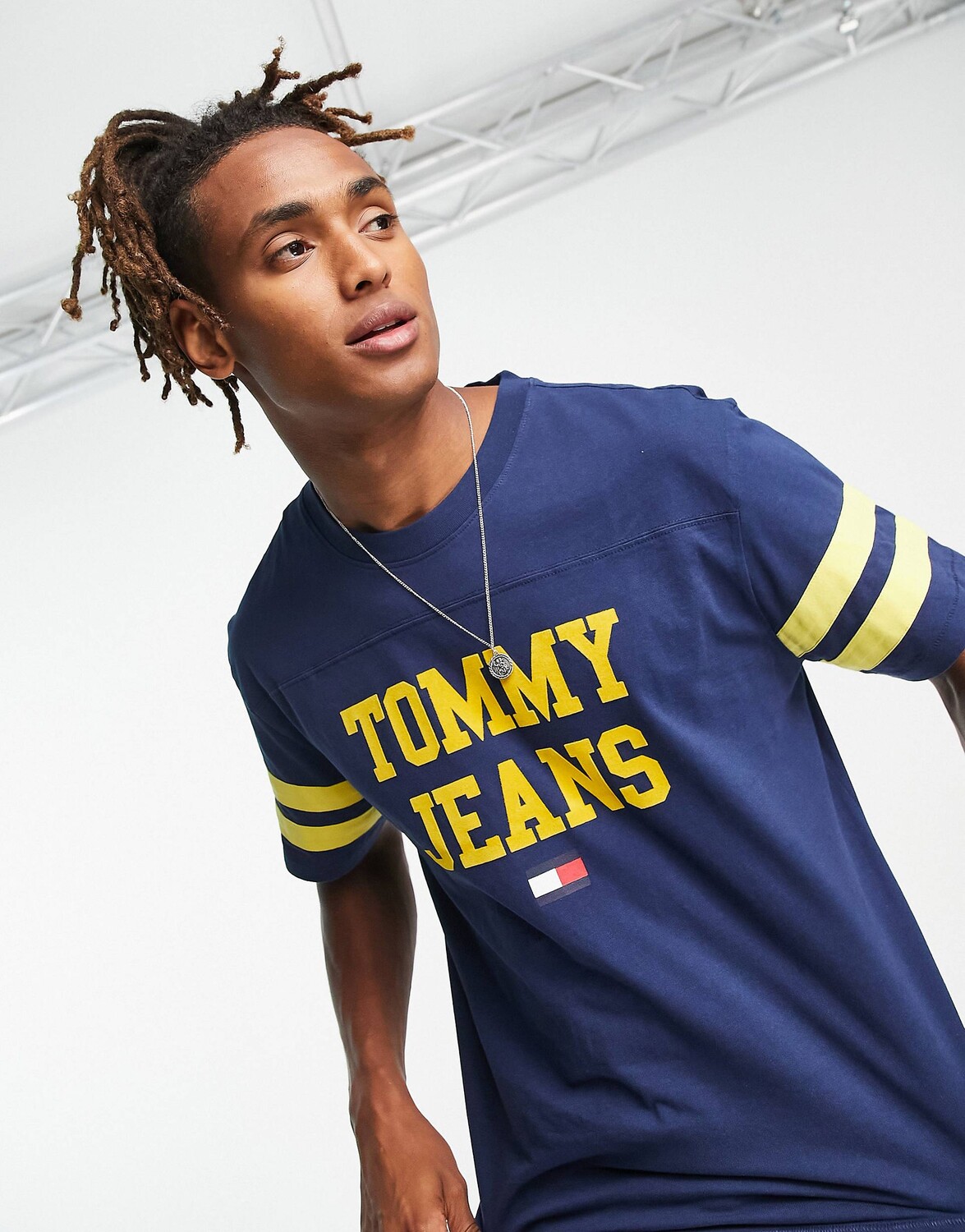 

Синяя хлопковая футболка Tommy Jeans с эффектом кислотности - NAVY, Синий