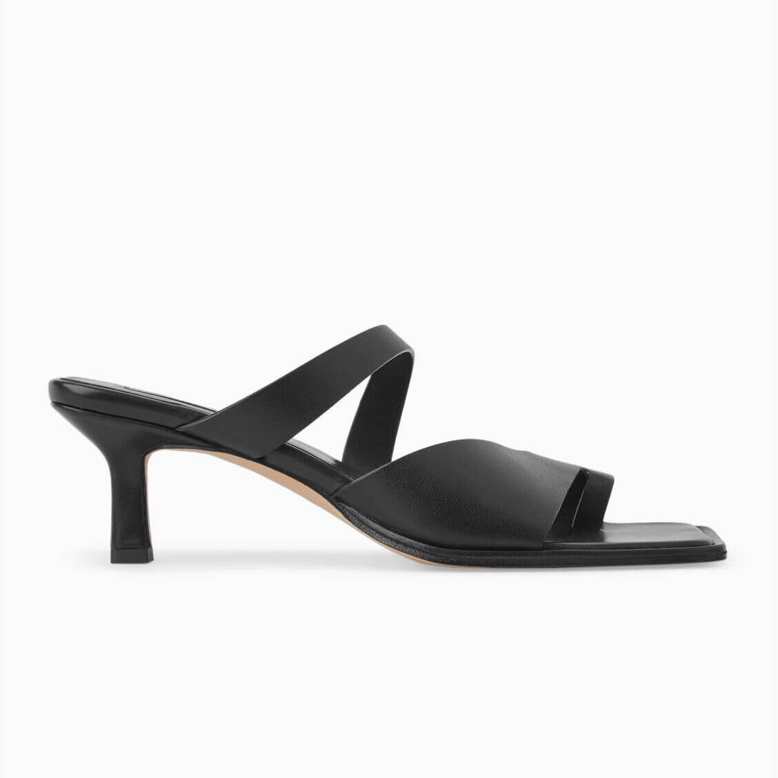

Мюли COS Toe-Thong Heeled, черный