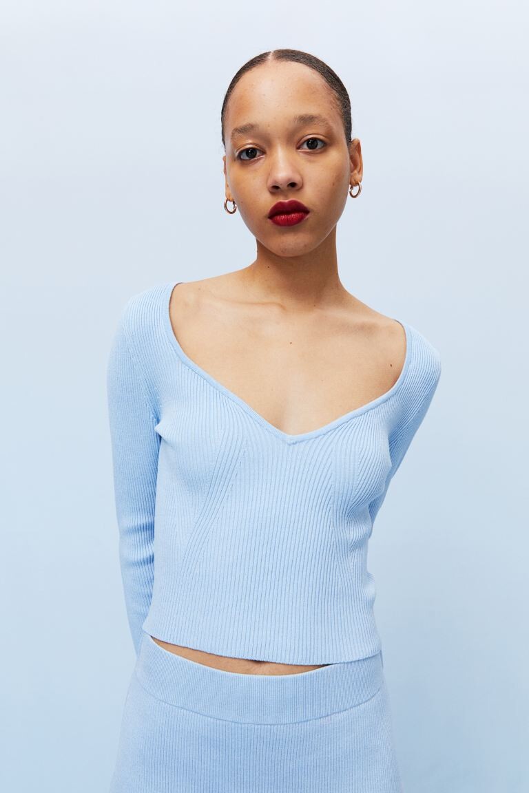 

Короткий свитер в рубчик H&M, светло-синий