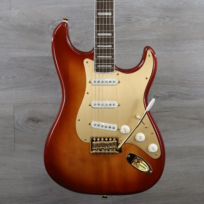 

Squier 40th Anniversary Gold Edition Stratocaster Sienna Sunburst