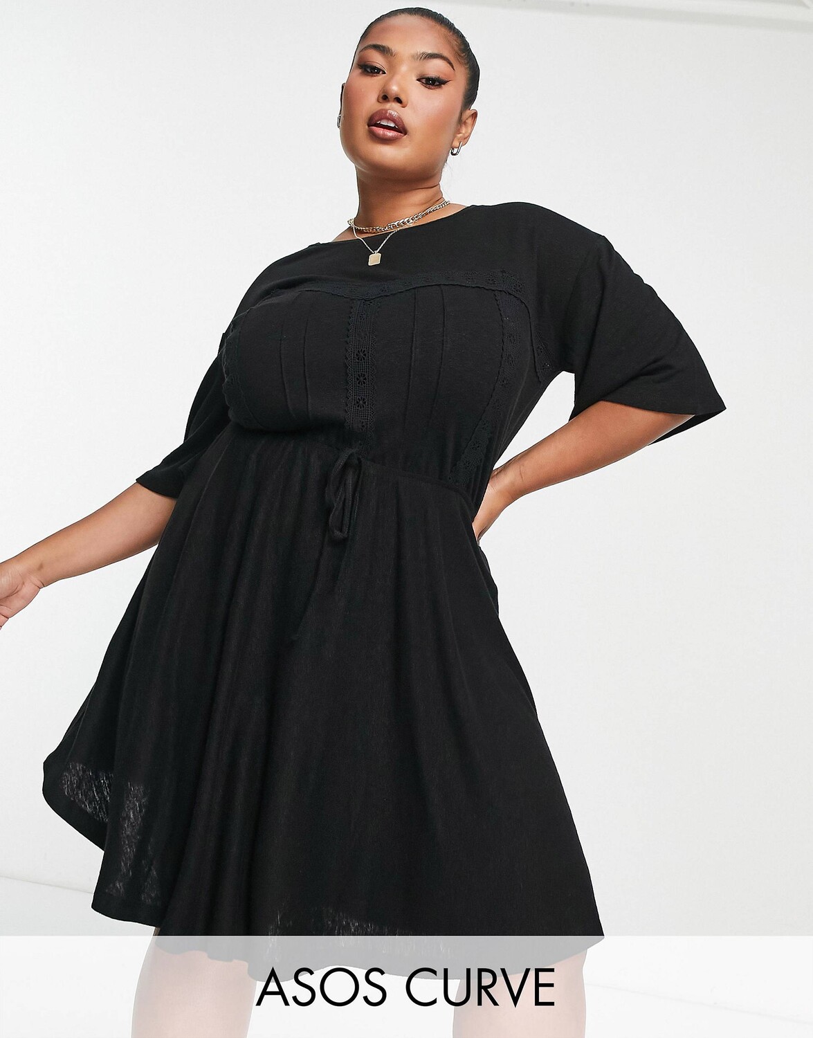 

Черное платье-футболка мини с кулиской на талии и крючком ASOS DESIGN Curve, Черный