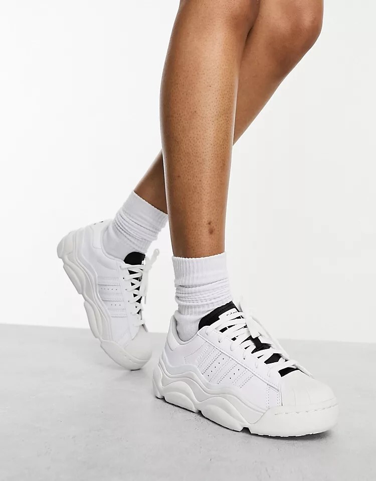 

Белые кроссовки adidas Originals Superstar Millencon W, белый