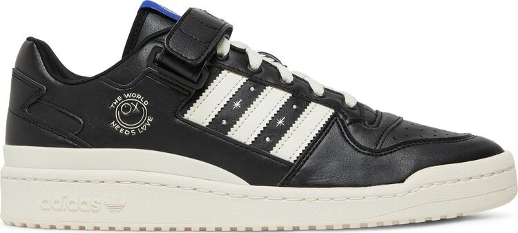 

Кроссовки Adidas André Saraiva x Forum Low 'The World Needs Love', черный