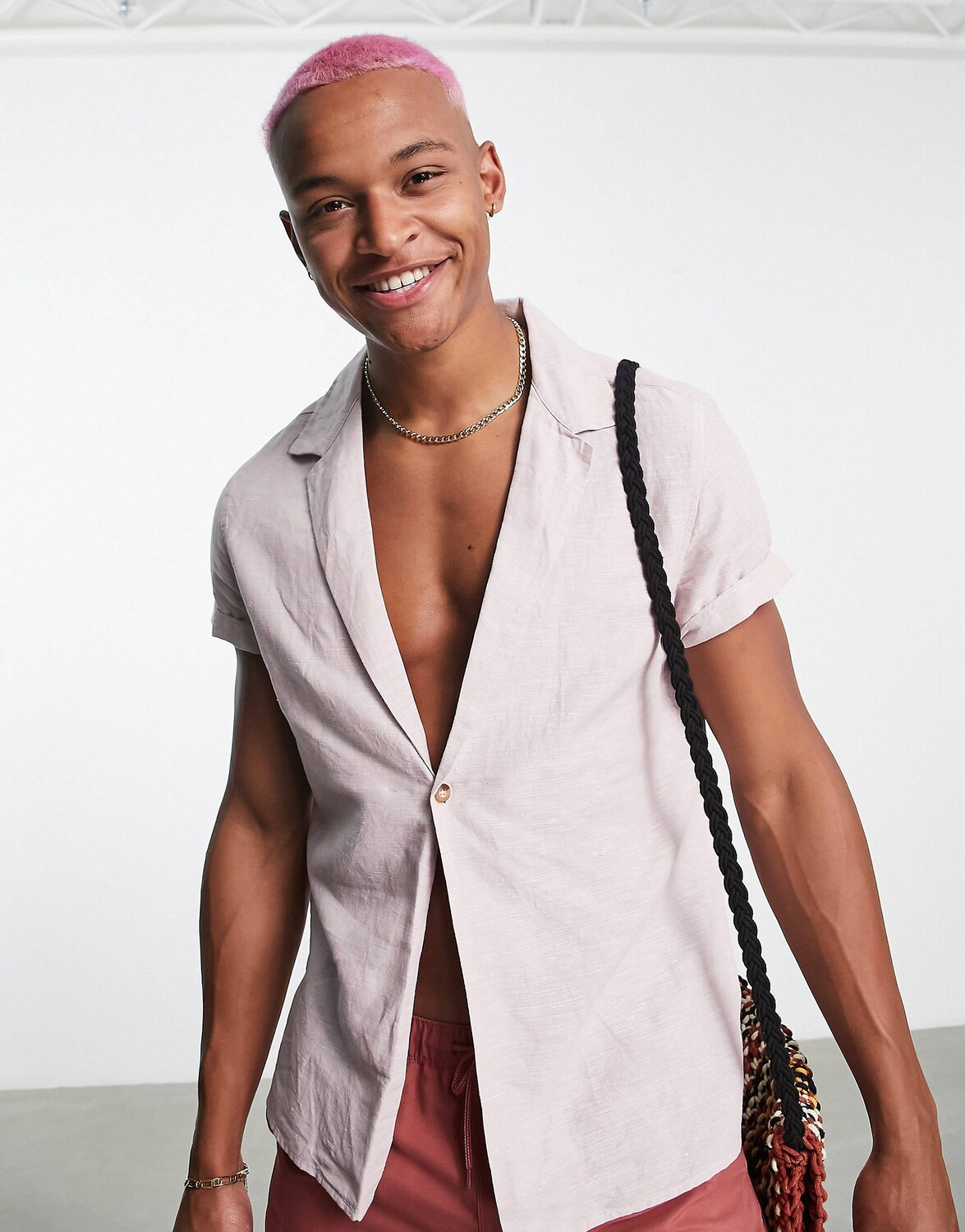 

Светло-розовая льняная рубашка с глубоким вырезом ASOS DESIGN