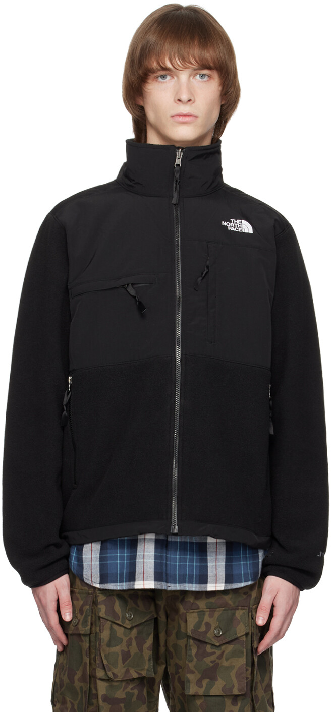 

Черная куртка Денали The North Face