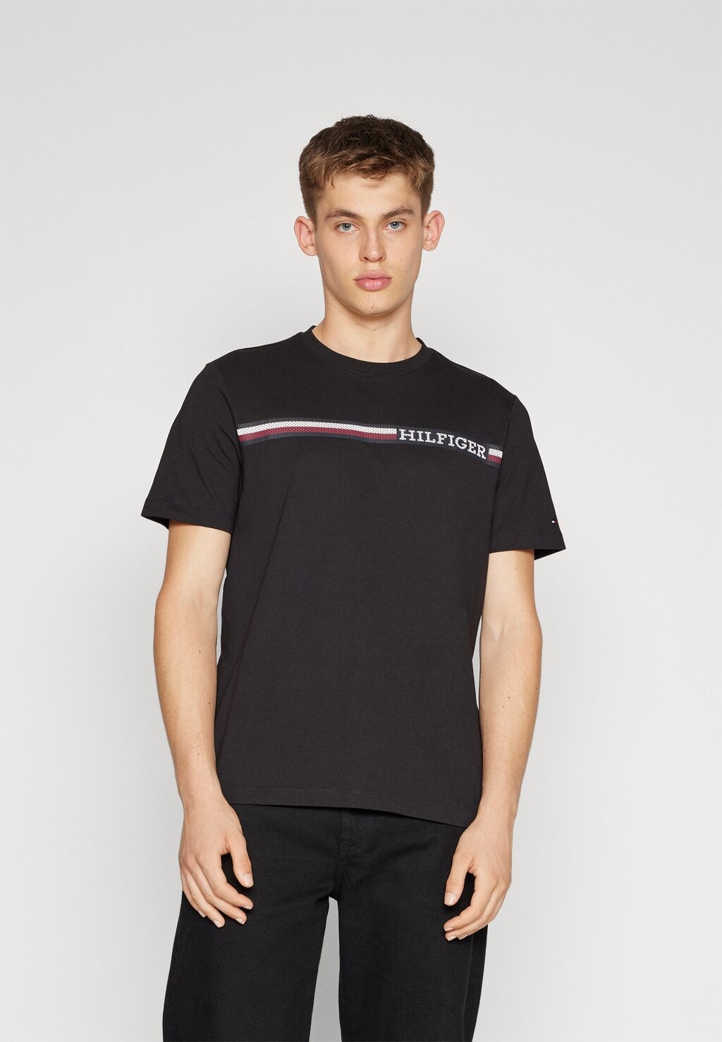 

Футболка с принтом MONOTYPE CHEST STRIPE TEE Tommy Hilfiger, цвет black