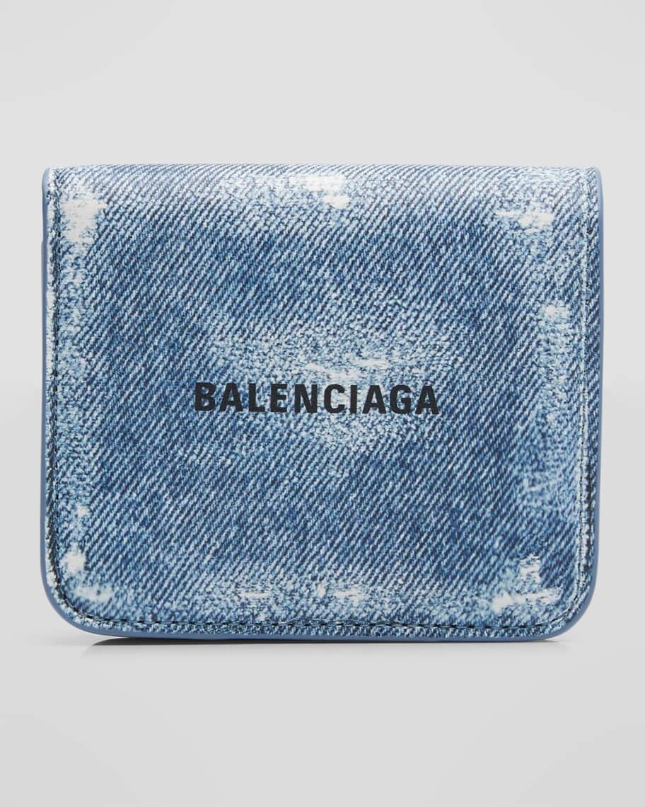 

Деним с принтом в виде монет и картхолдера Cash Flap Balenciaga