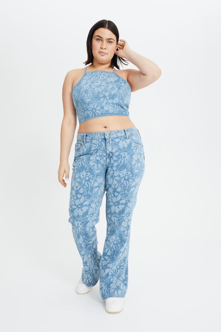 

Расклешенные низкие джинсы H&M+ 90-х, синий деним/цветы