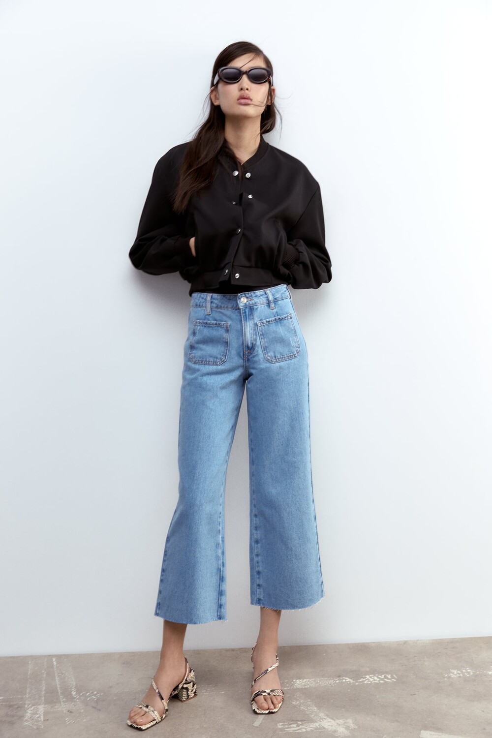 

Сандалии с животным принтом с ремнями ZARA, змеиная кожа