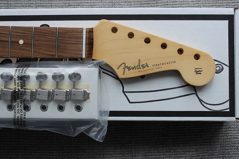 НОВЫЙ Fender '60s RI Stratocaster Neck & Vintage Tuners #591 - Pau Ferro - 099-1103-921 099-1103-921 Classic Player '60s Stratocaster Neck, 21-Fret
