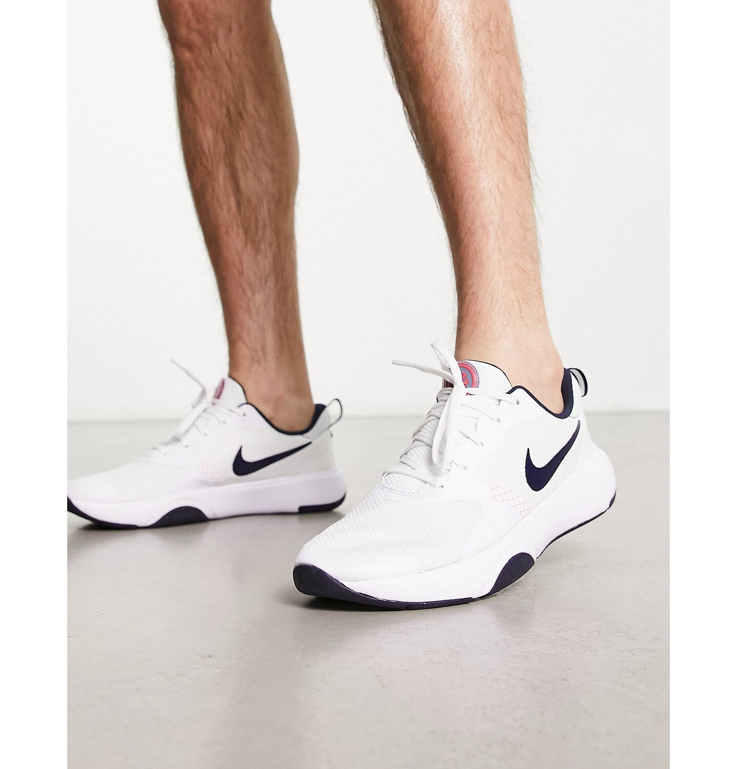 

Белые кроссовки Nike Training City Rep