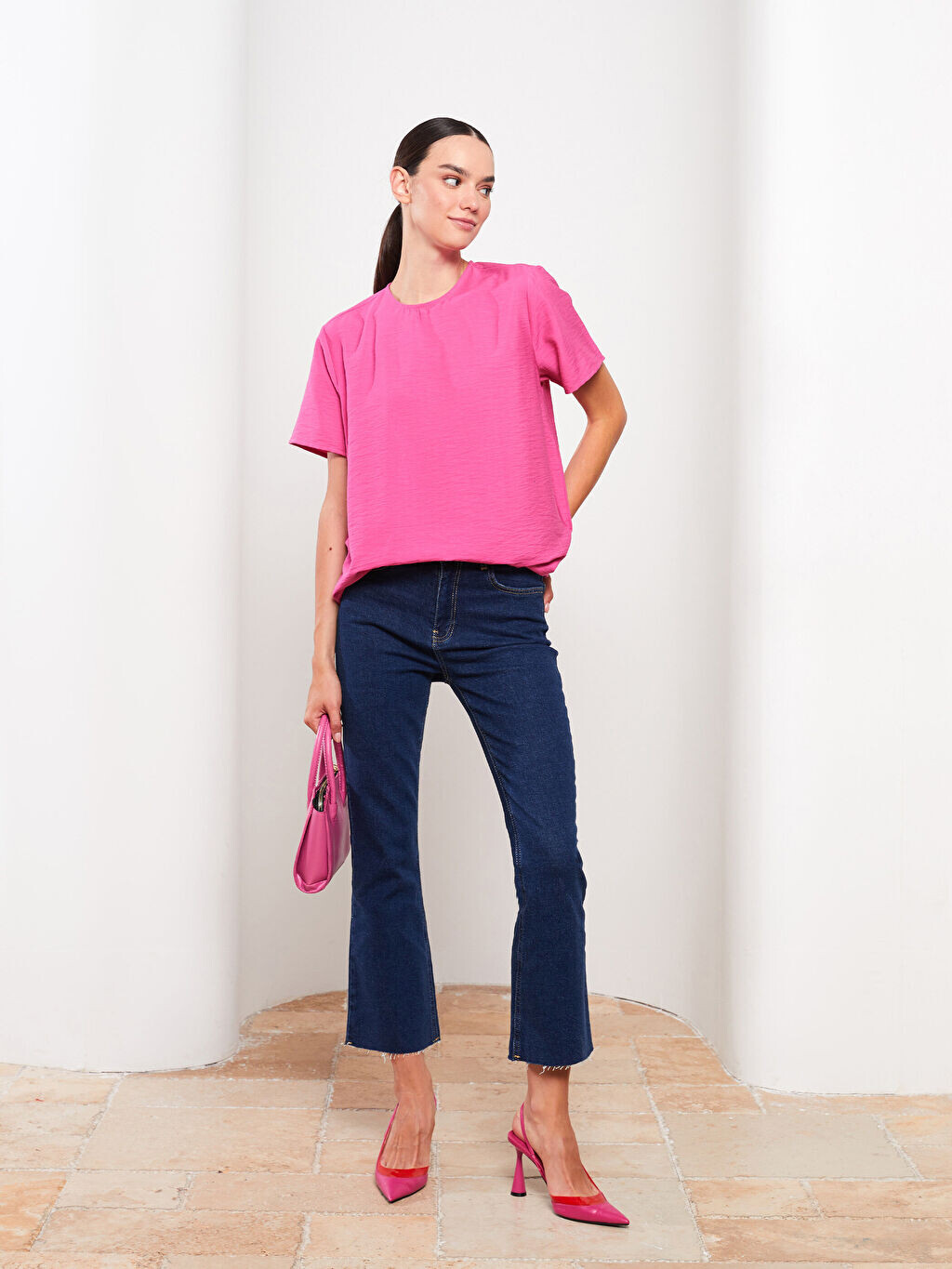 

Женская туника с круглым вырезом и короткими рукавами LCW Modest