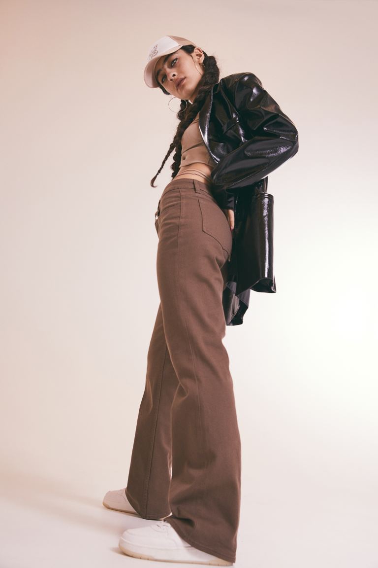 Расклешенные брюки из твила с заниженной талией H&M, коричневый расклешенные брюки из твила с заниженной талией h
