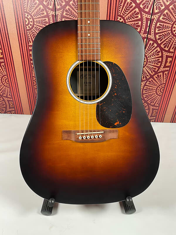 

Акустическая электрогитара Martin D-X2E Dreadnought - Sunburst