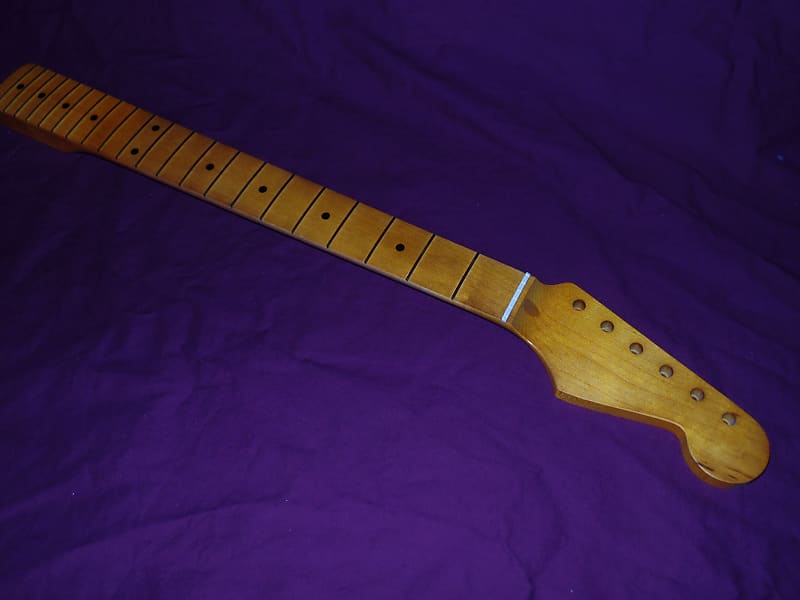 Jumbo Fret Relic 9.5 Radius C Shape Stratocaster Allparts Fender Licensed Кленовый гриф Fender Licensed Stratocaster Neck фотографии