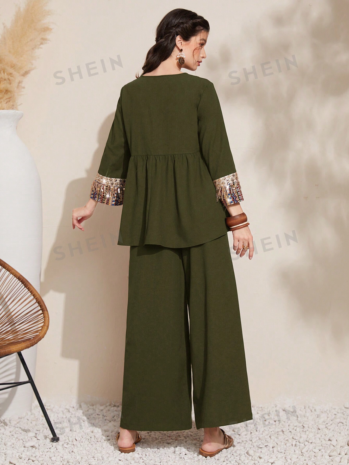 

SHEIN Повседневный топ с блестящими кисточками и V-образным вырезом Mulvari и широкие брюки, армейский зеленый