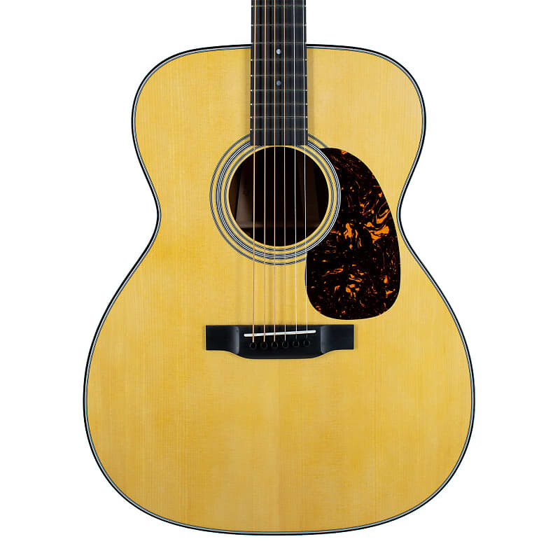 

Martin Custom Shop 0000-14 Grand Auditorium, задняя дека из 3-х частей грузила из красного дерева, верхняя дека из адирондакской ели