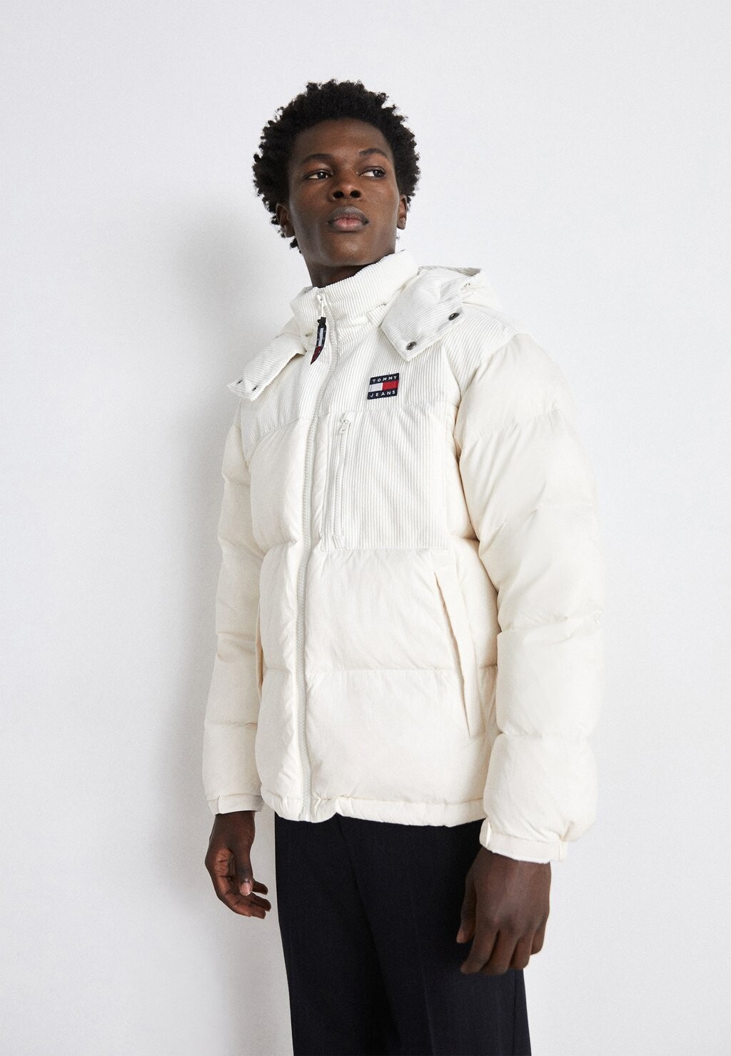 

Пуховик MIX ALASKA PUFFER Tommy Jeans, старинный белый